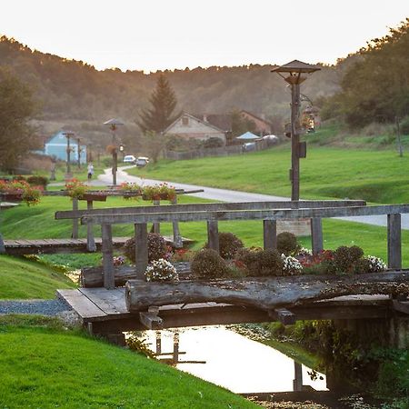 Country House "Stricev Grunt" Stara Kapela Hostal Exterior foto